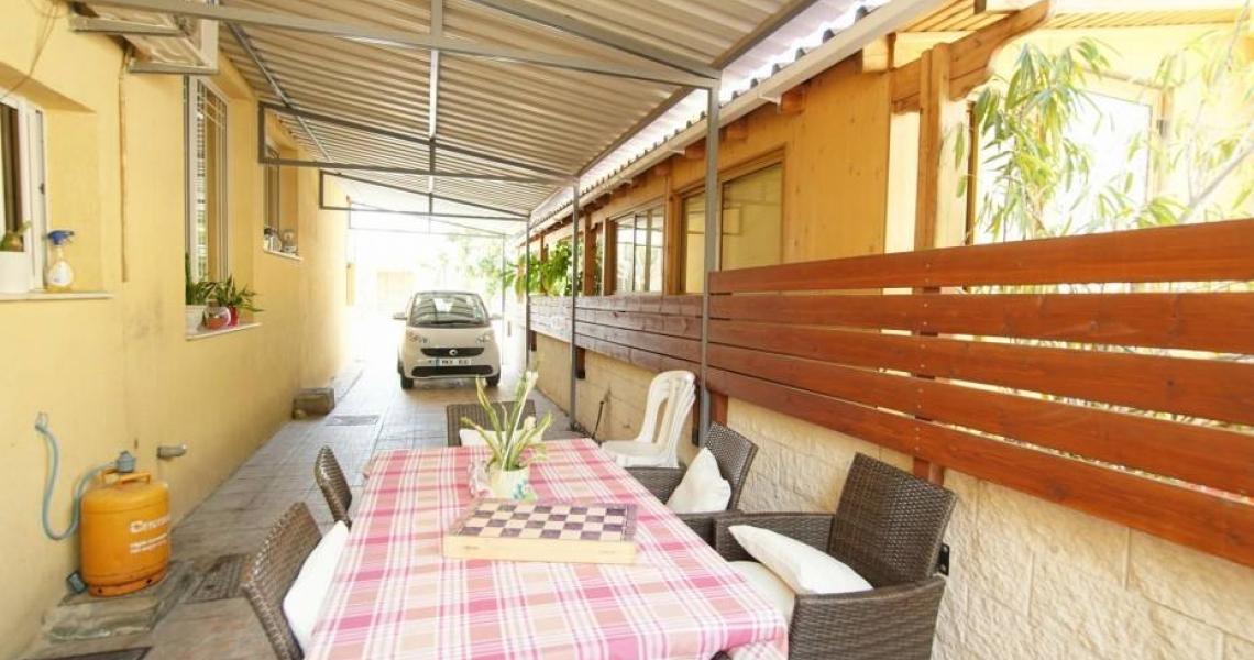 Two detached three-bedroom villas on one large plot in a prime location — photo 8 of 16