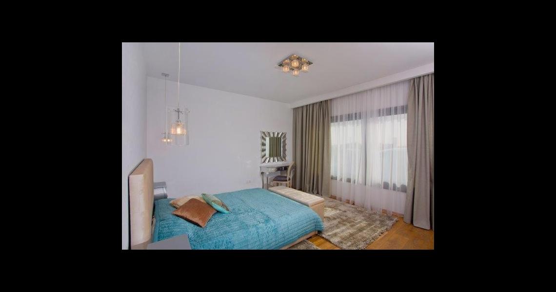 Exquisite two-bedroom luxury apartment 750 metres from the sea! — photo 12 of 25