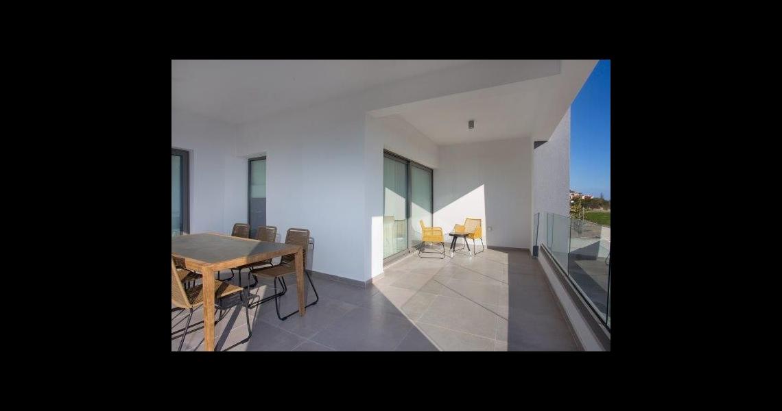 Exquisite two-bedroom luxury apartment 750 metres from the sea! — photo 19 of 25