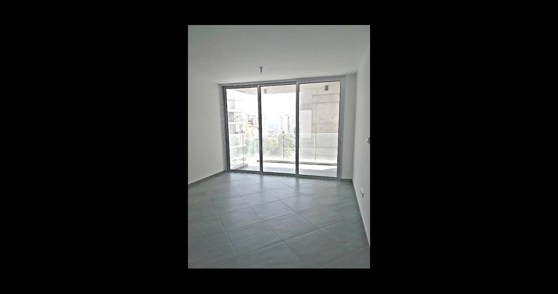 One-bedroom luxury apartment in the heart of Limassol, just 250 metres from the sea — photo 8 of 16
