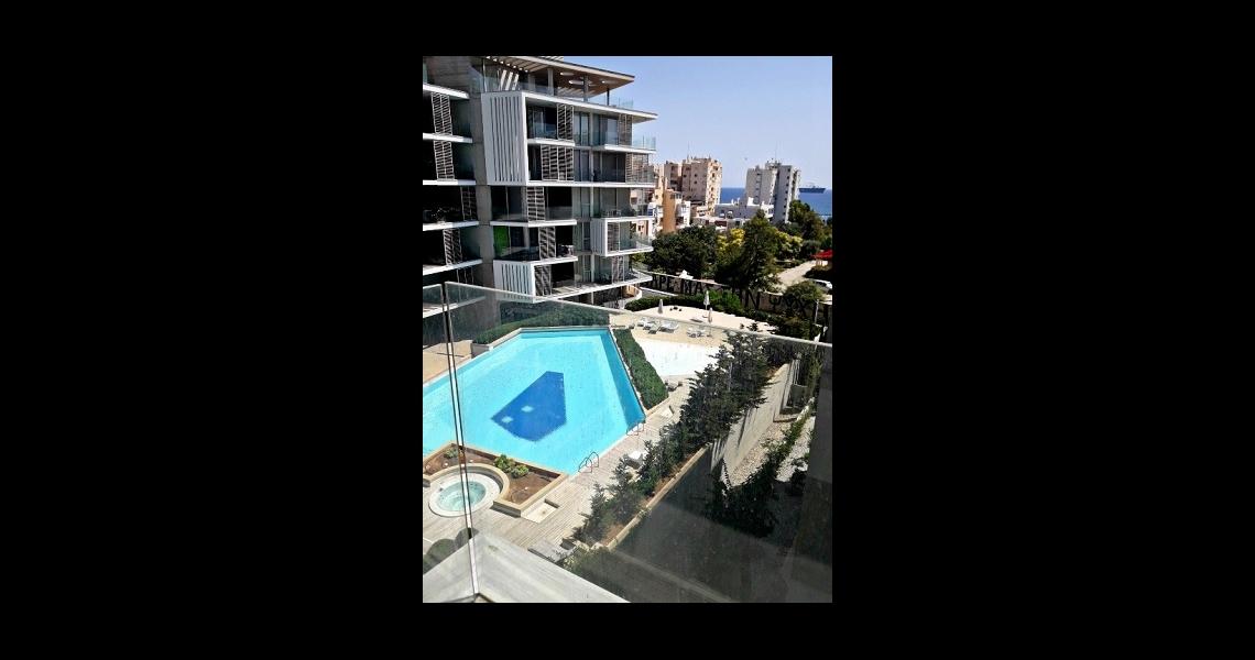 One-bedroom luxury apartment in the heart of Limassol, just 250 metres from the sea — photo 13 of 16