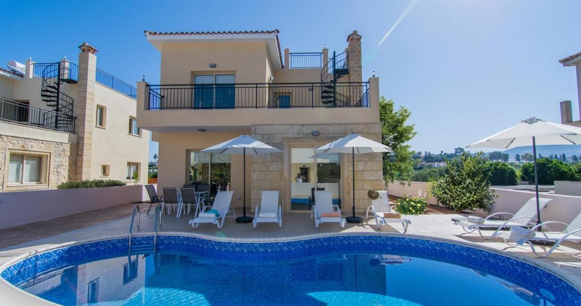 3-Bedroom luxury villa in prime location — Polis
