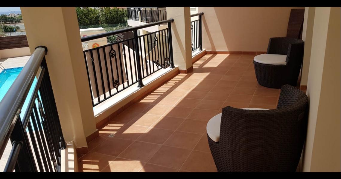Luxury 2-Bedroom Apartment on Tombs of Kings, 350m to sea — photo 7 of 20