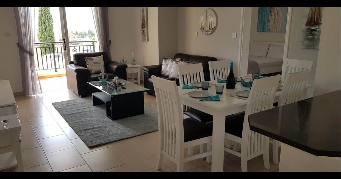 Luxury 2-Bedroom Apartment on Tombs of Kings, 350m to sea — photo 8 of 20