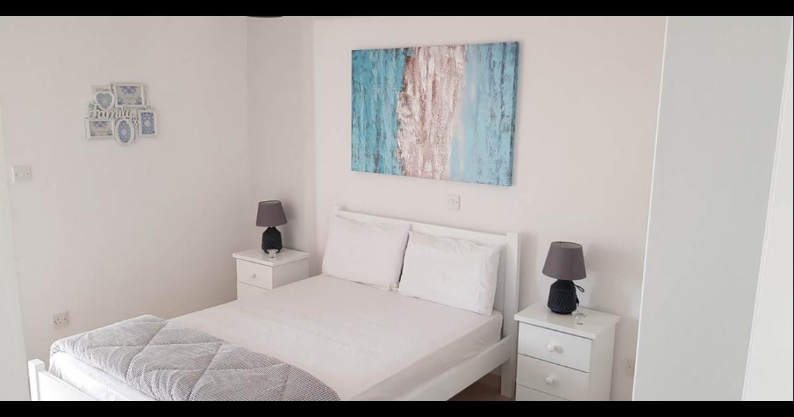 Luxury 2-Bedroom Apartment on Tombs of Kings, 350m to sea — photo 16 of 20