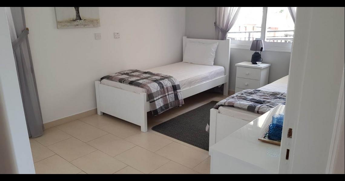Luxury 2-Bedroom Apartment on Tombs of Kings, 350m to sea — photo 19 of 20