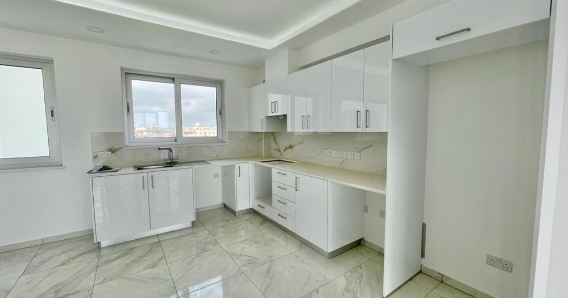 Very large stylish two-bedroom apartment near Finikoudes Promenade — photo 11 of 19