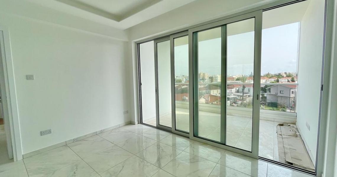 Very large stylish two-bedroom apartment near Finikoudes Promenade — photo 12 of 19