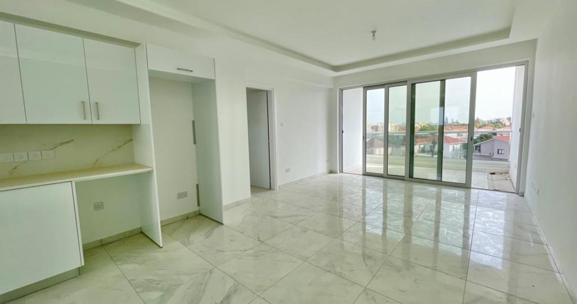 Very large stylish two-bedroom apartment near Finikoudes Promenade — photo 14 of 19