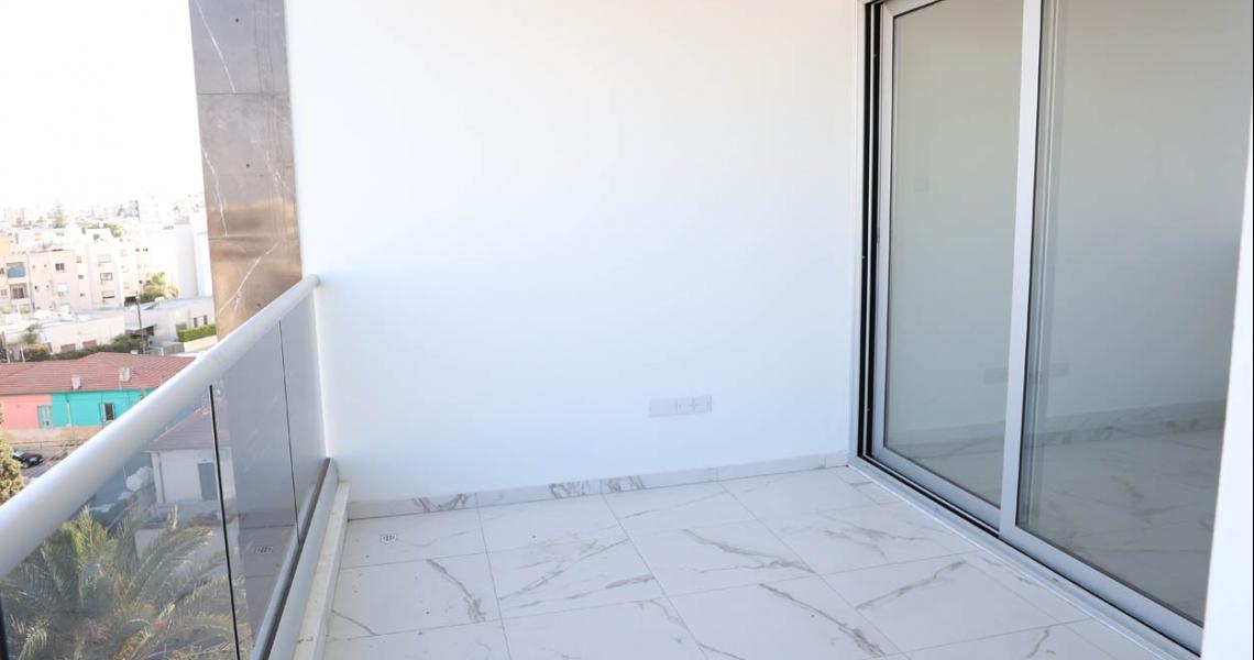 6th floor four-bedroom apartment in prime location — photo 10 of 25