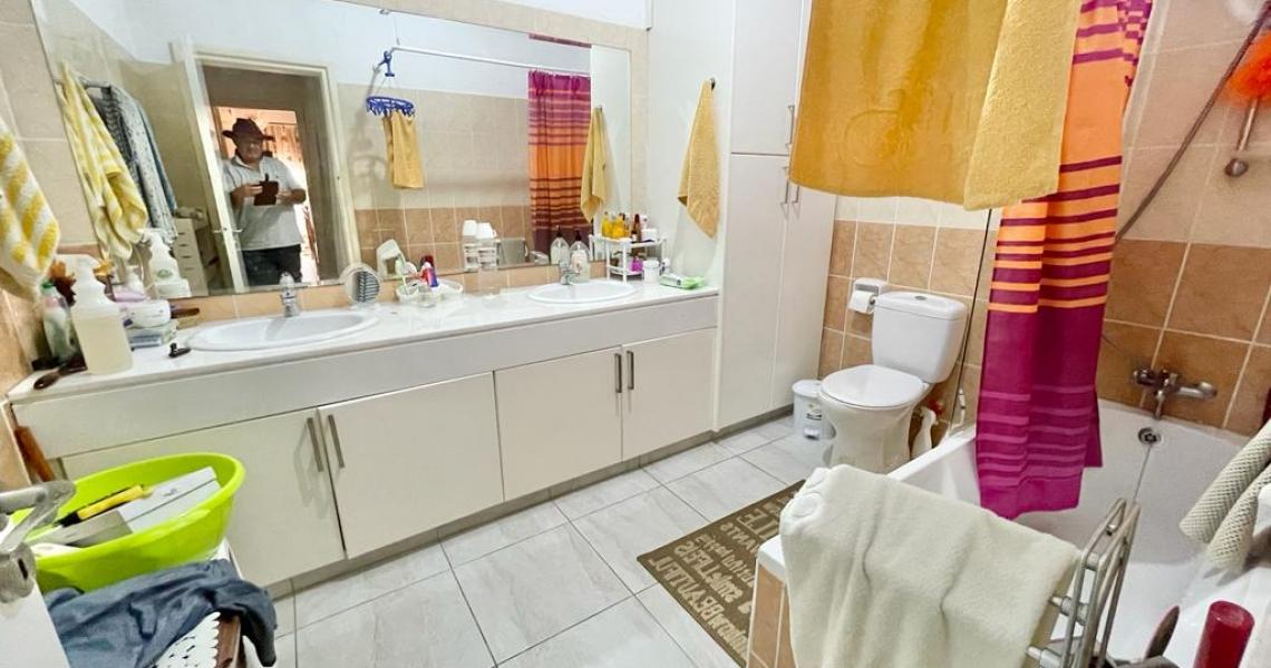 Super sized 2-3 Bedroom House near Airport Timi Region — photo 6