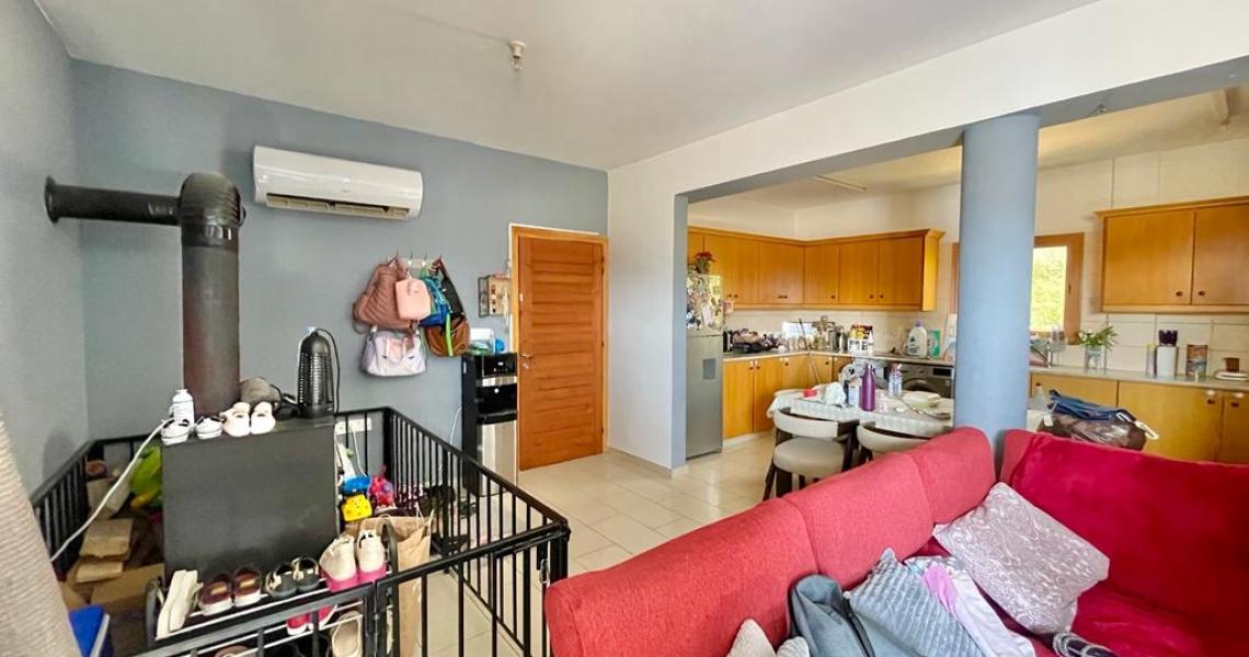 Top Floor, 3-Bedroom Penthouse in Timi — photo 10 of 16