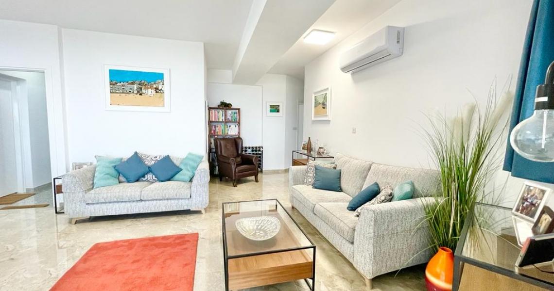 STUNNING Luxury three bedroom apartment near to new marina with unobstructed views — photo 6
