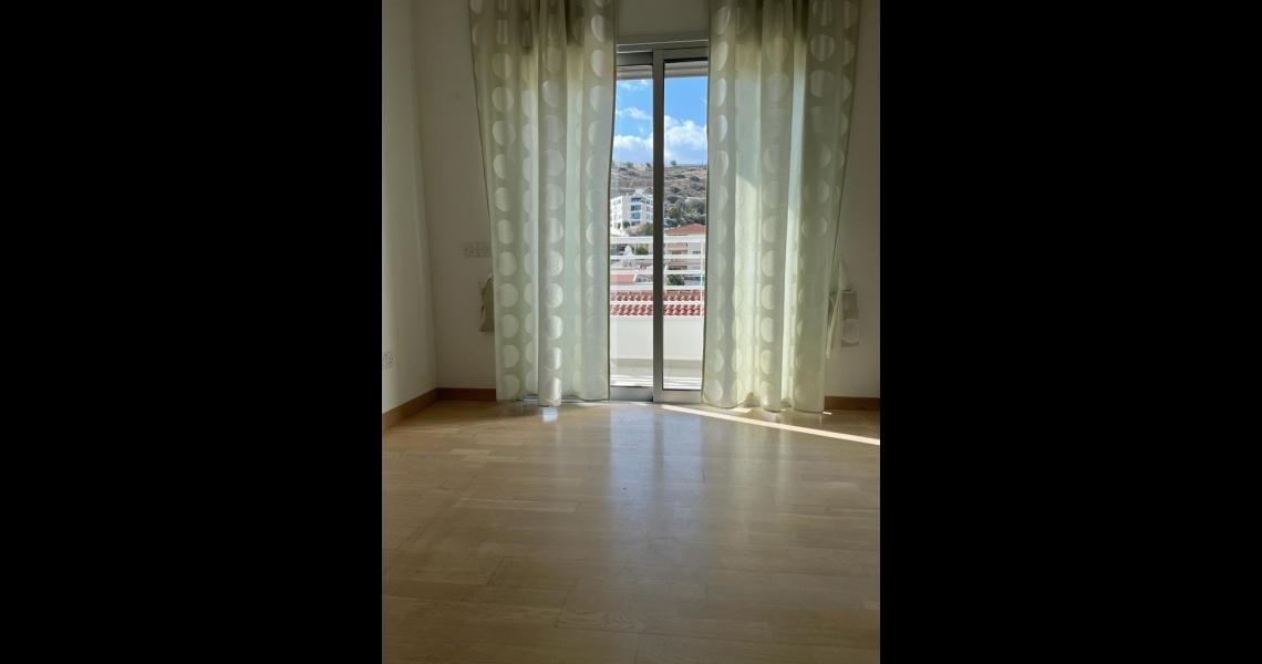 Quality 2-bedroom Upper floor apartment, Limassol — photo 11 of 16