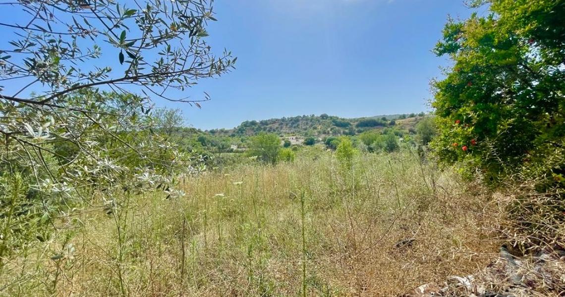 Large Plot with expansive views — Paphos