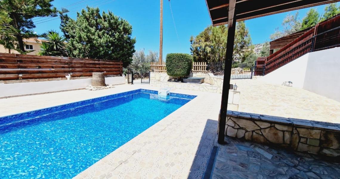 Magnificent 4-bedroom Villa overlooking the Sea — photo 9 of 25