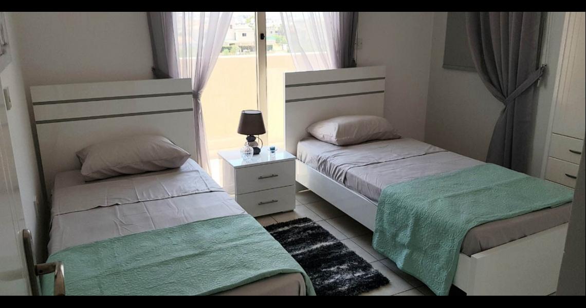 Top floor two-bedroom corner apartment with panoramic sea views — photo 9 of 18