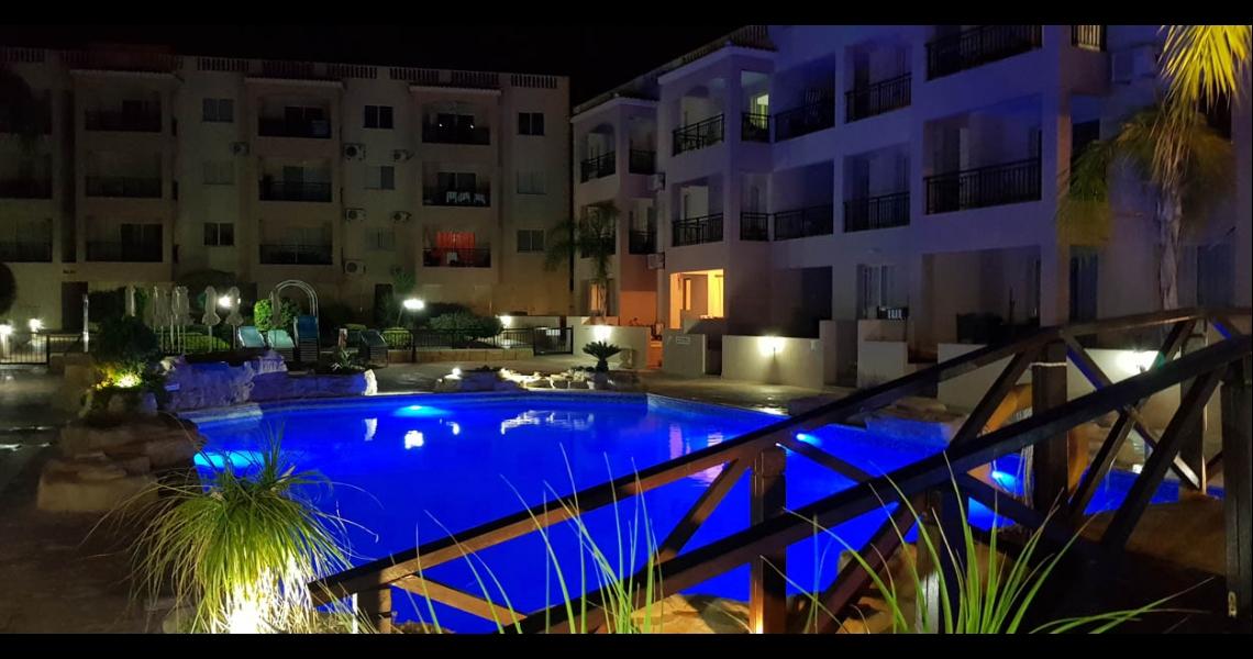Top floor two-bedroom corner apartment with panoramic sea views — photo 7 of 18