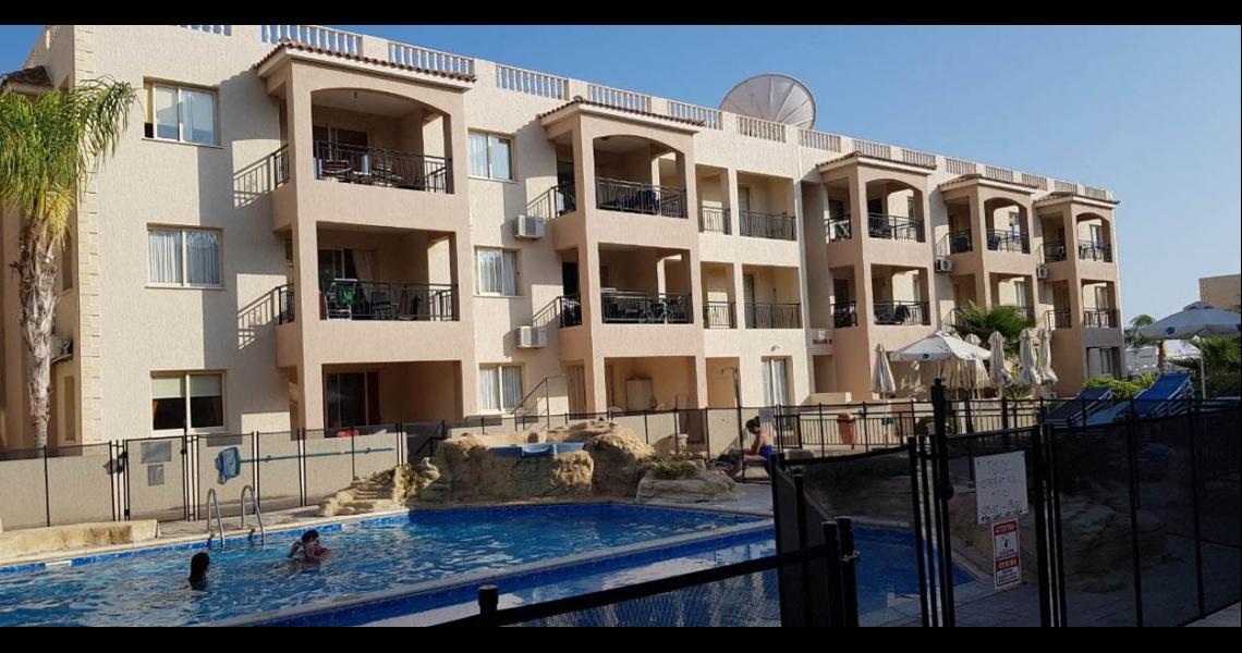 Top floor two-bedroom corner apartment with panoramic sea views — photo 14 of 18