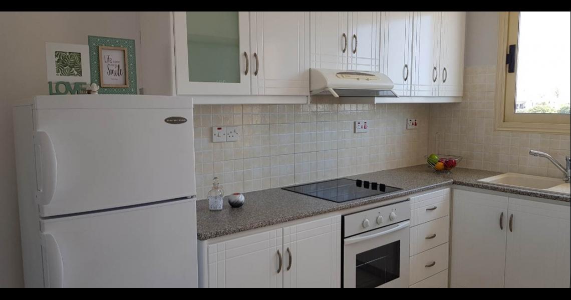 Top floor two-bedroom corner apartment with panoramic sea views — photo 11 of 18