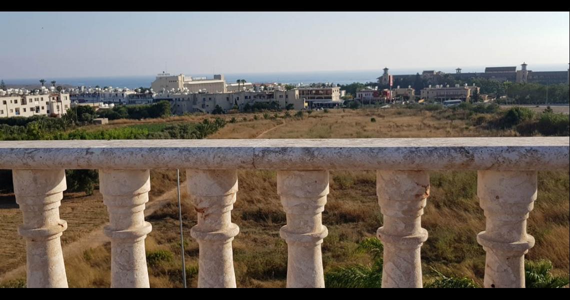 Top floor two-bedroom corner apartment with panoramic sea views — photo 18 of 18