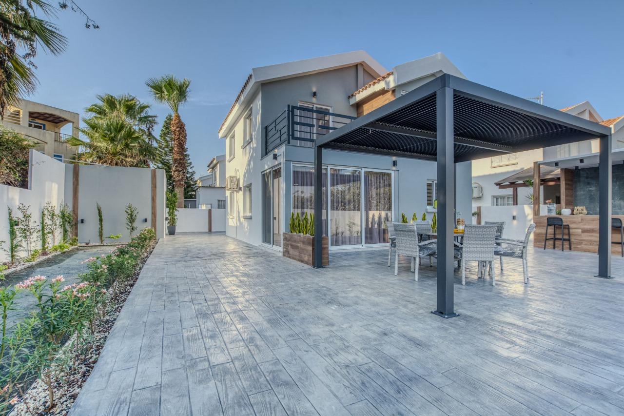 3-bedroom ultra-modern ecological house — Famagusta