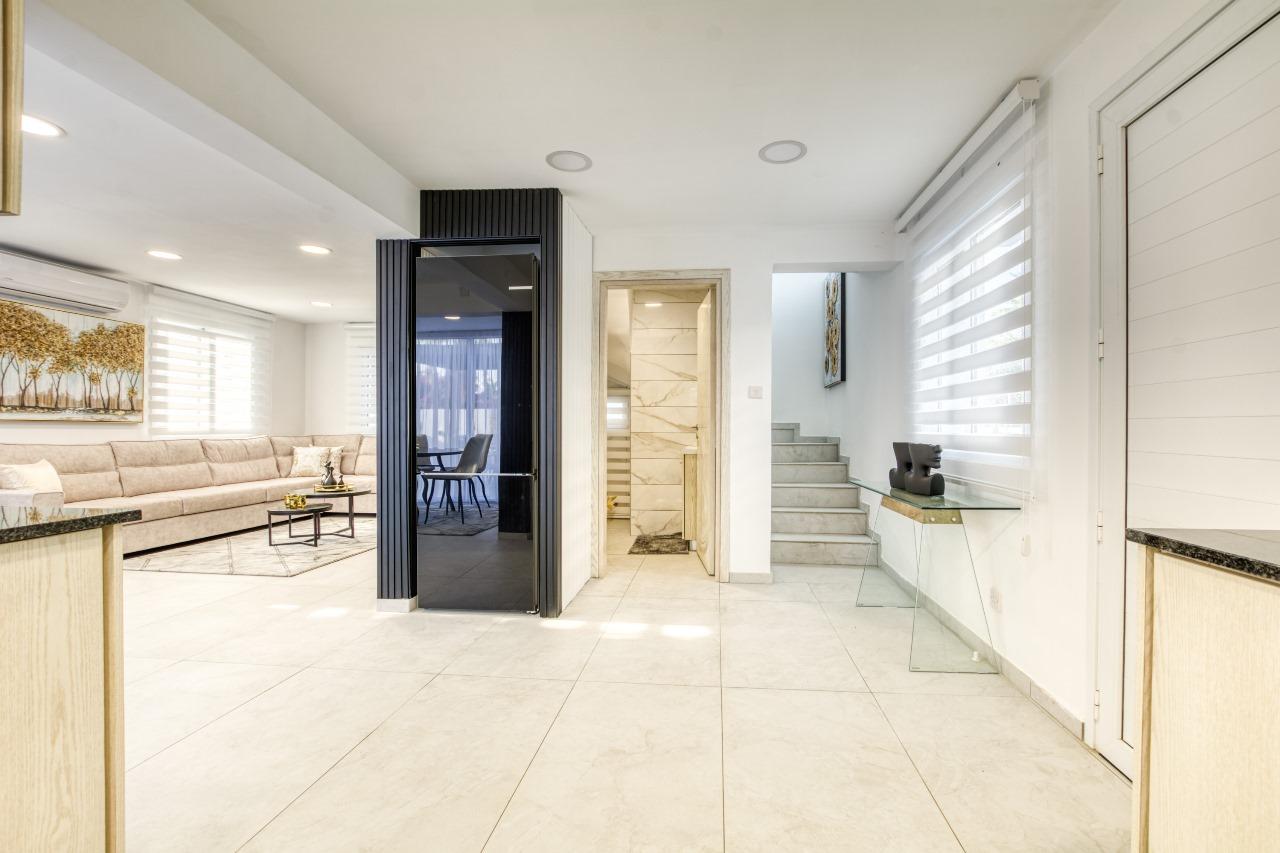 3-bedroom ultra-modern ecological house — photo 18 of 25