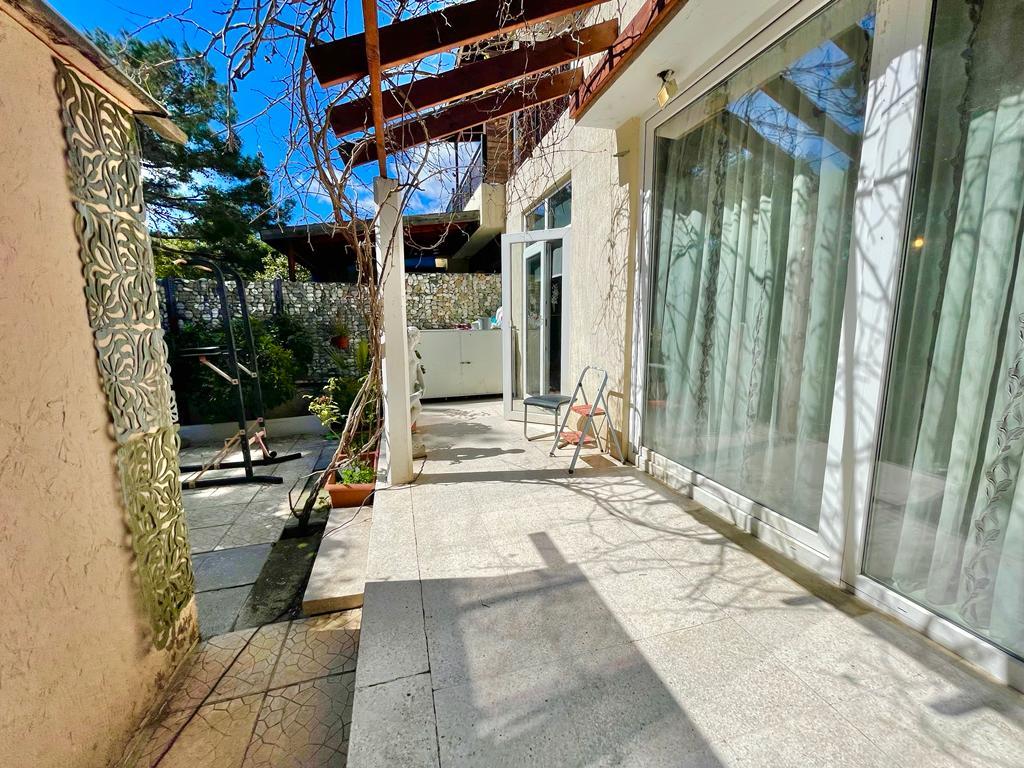 Large 5-Bedroom House Kato Paphos. High investment return close to SEA — photo 8 of 25