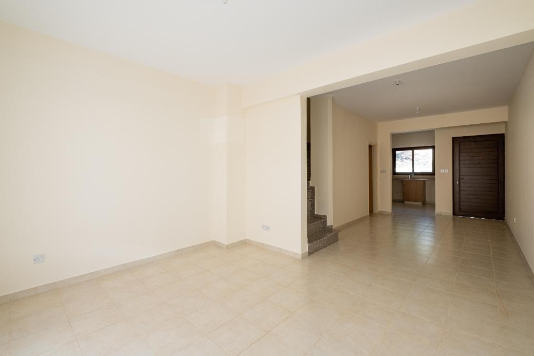 2-Bedroom Maisonette near sea — photo 14 of 25
