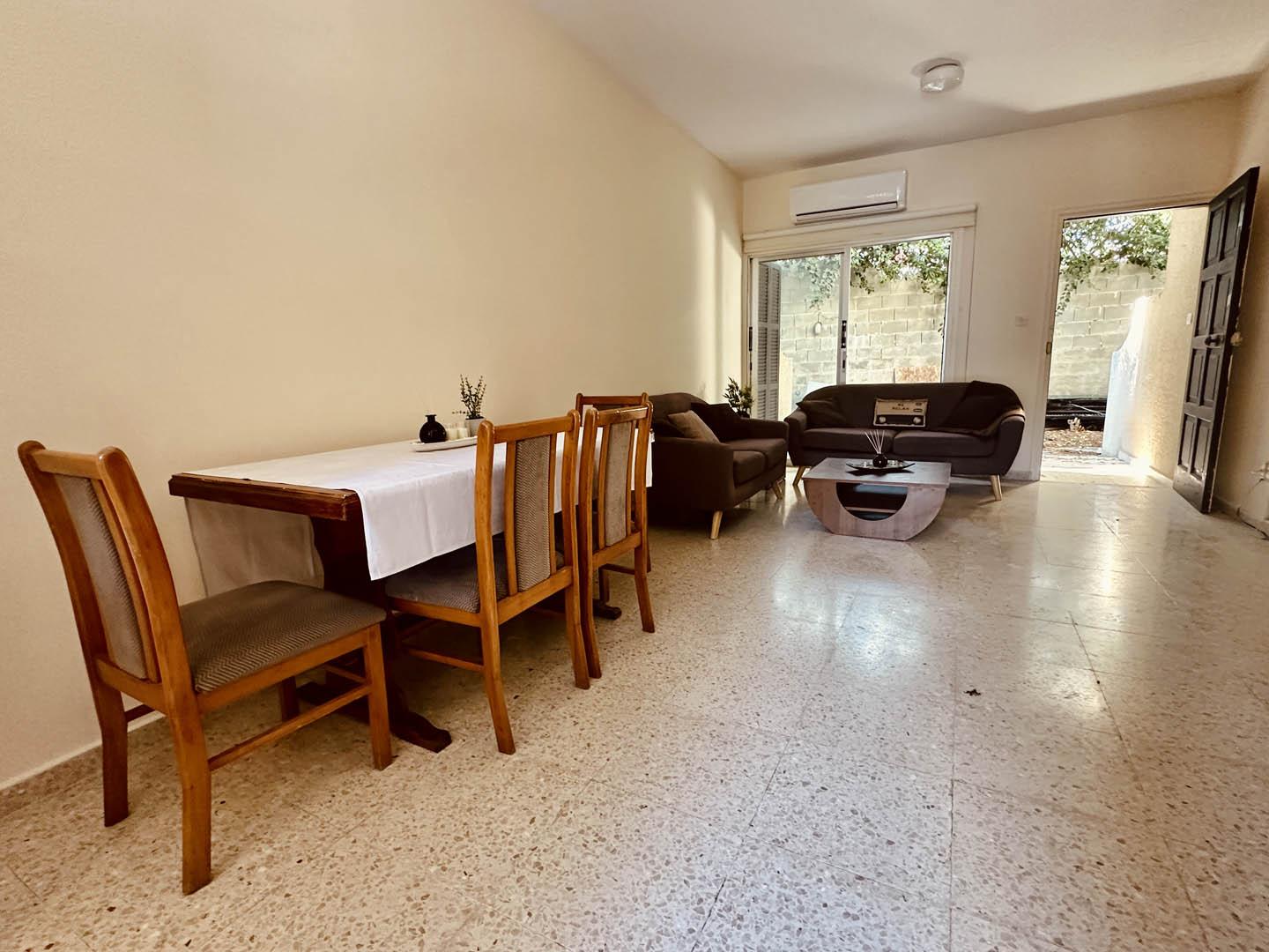 Comfortable 2-bedroom townhouse — photo 14 of 20
