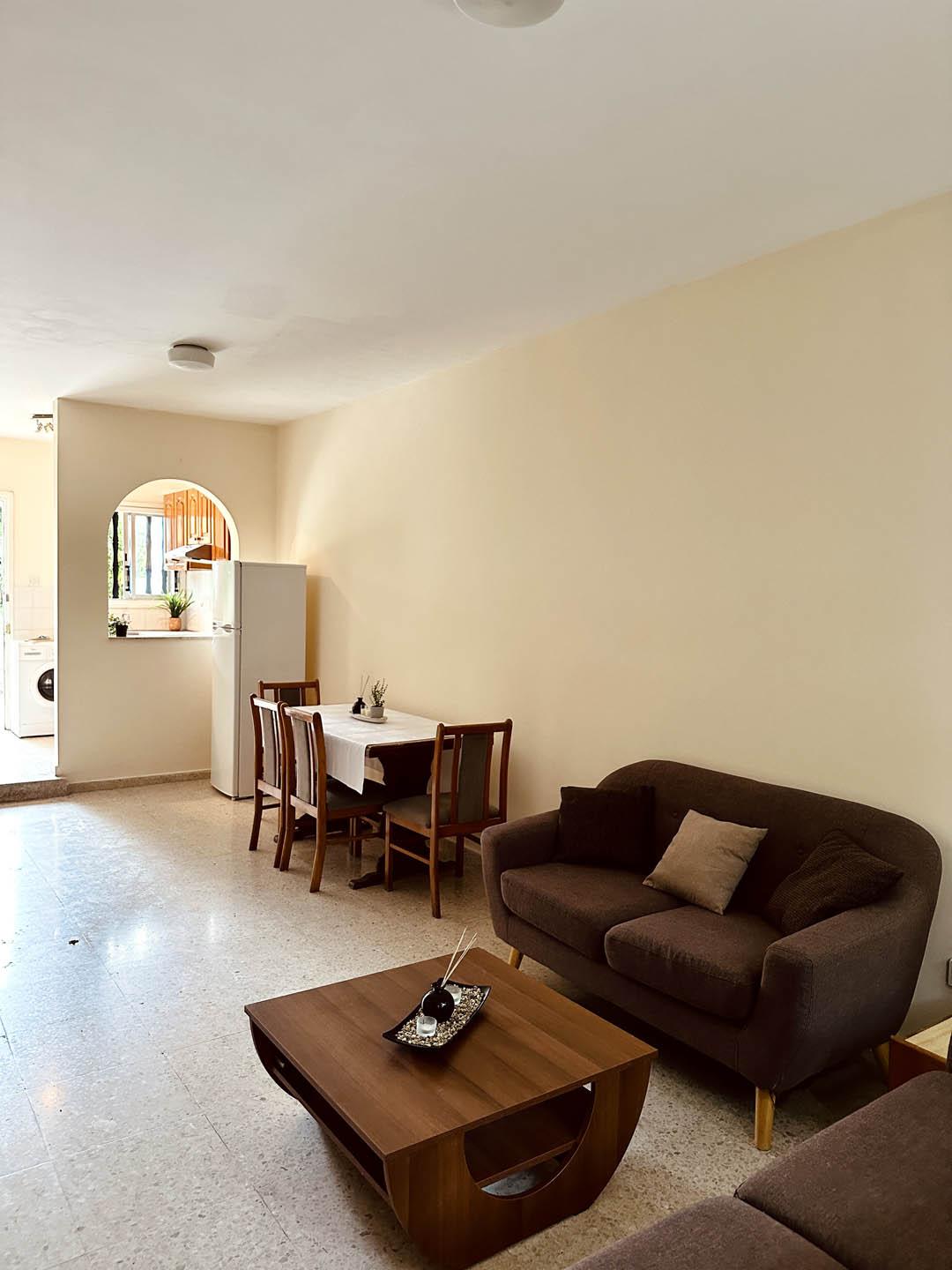 Comfortable 2-bedroom townhouse — photo 7 of 20