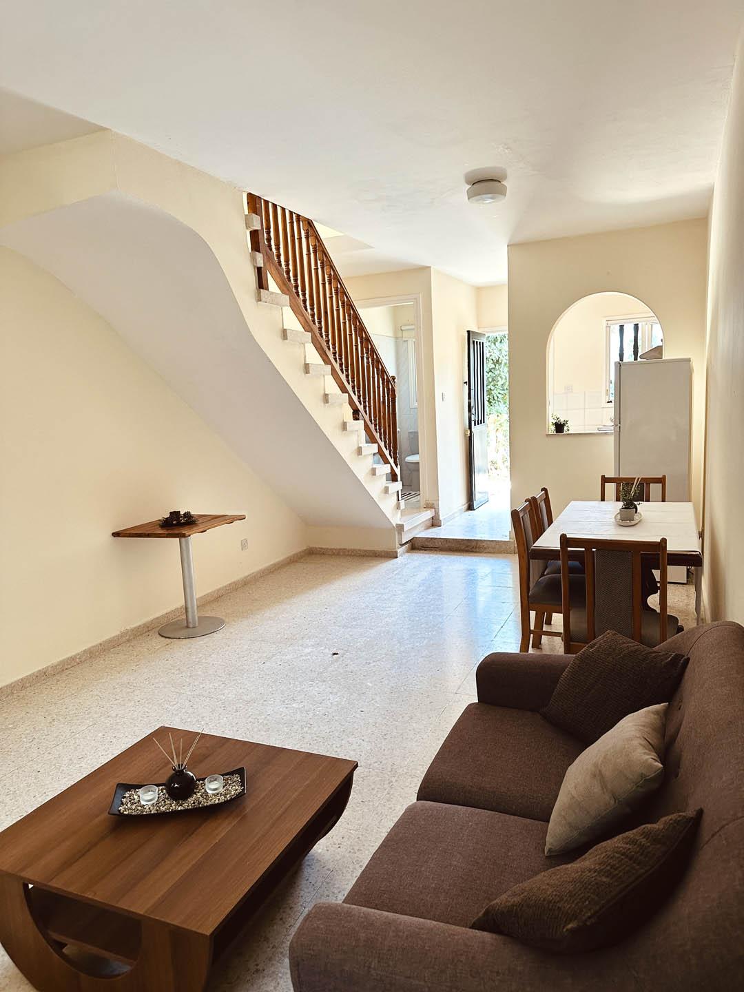 Comfortable 2-bedroom townhouse — photo 8 of 20