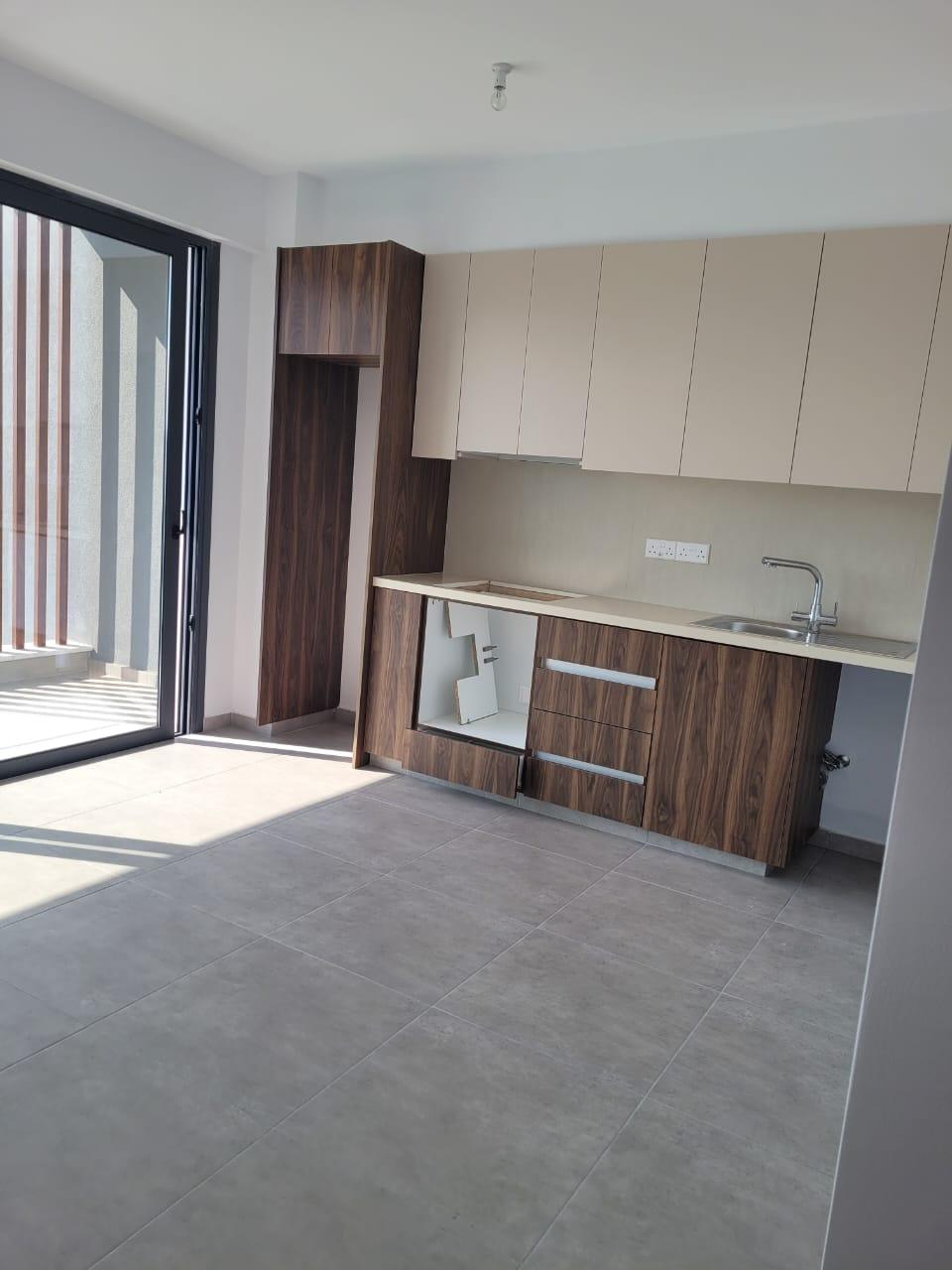 Stunning 1-Bedroom Apartment with Panoramic Sea Views — photo 8 of 9