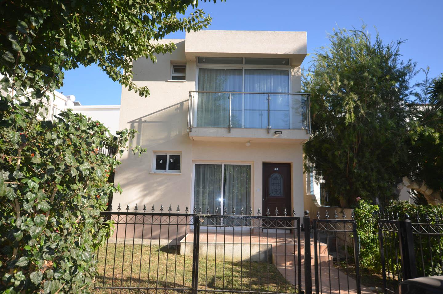 A 3-bedroom villa, radiating an atmosphere of lightness and harmony — Paphos