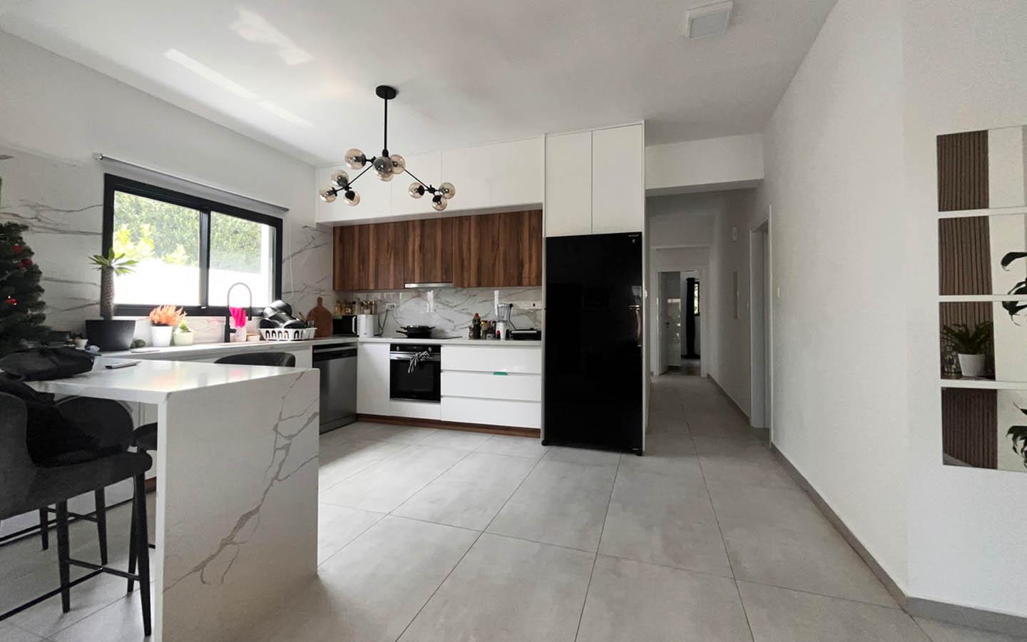 Premium Two-Bedroom Apartment - Private Entrance and Garden Area — Limassol