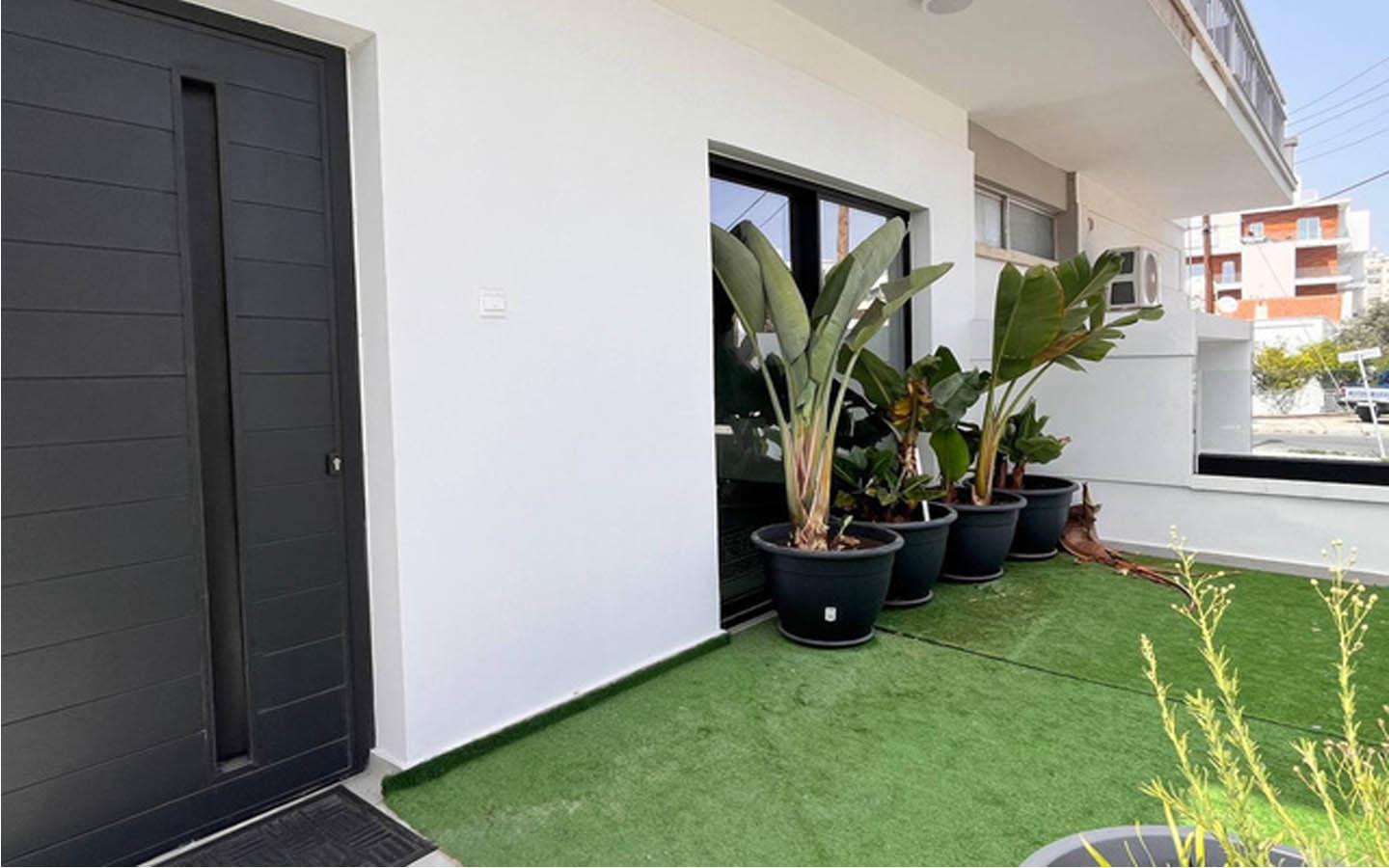 Premium Two-Bedroom Apartment - Private Entrance and Garden Area — photo 4