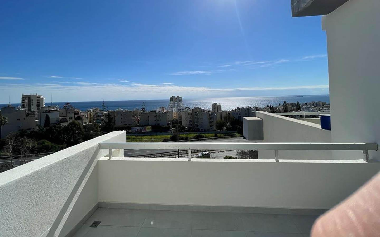 Three-Bedroom Sea View Apartment in a Prestigious Area — photo 5