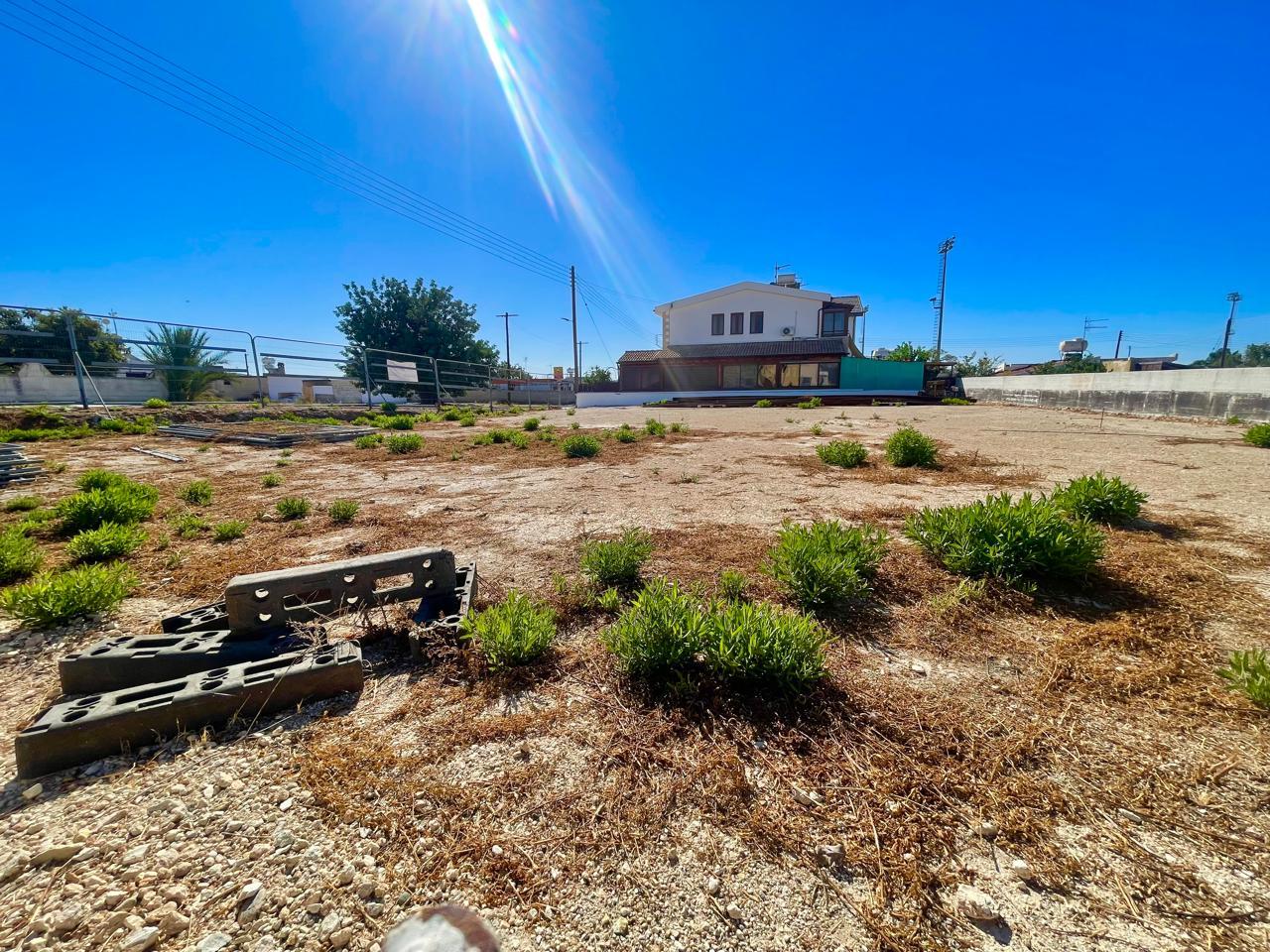 One-story villa - bungalow with 3 bedrooms and a terrace — photo 9 of 9