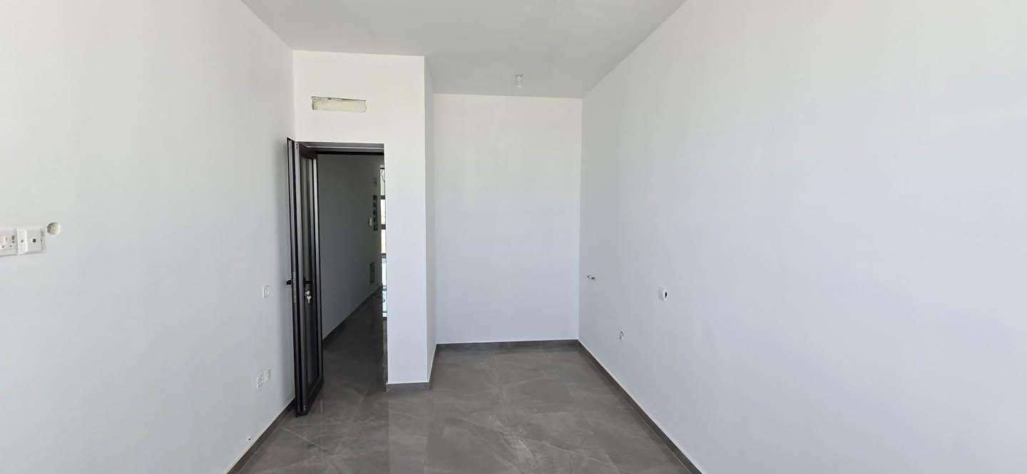 Large 3-bedroom Penthouse in Residential area of Limassol — photo 20 of 25
