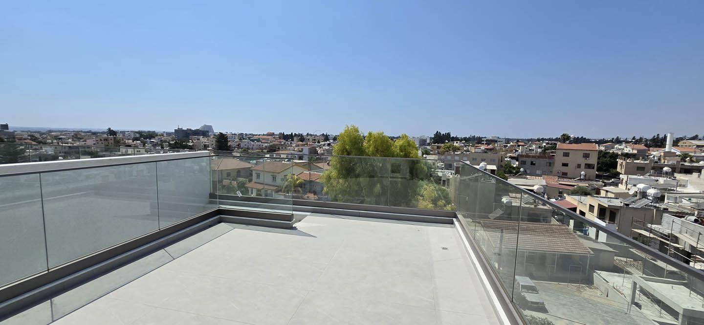 Large 3-bedroom Penthouse in Residential area of Limassol — photo 10 of 25