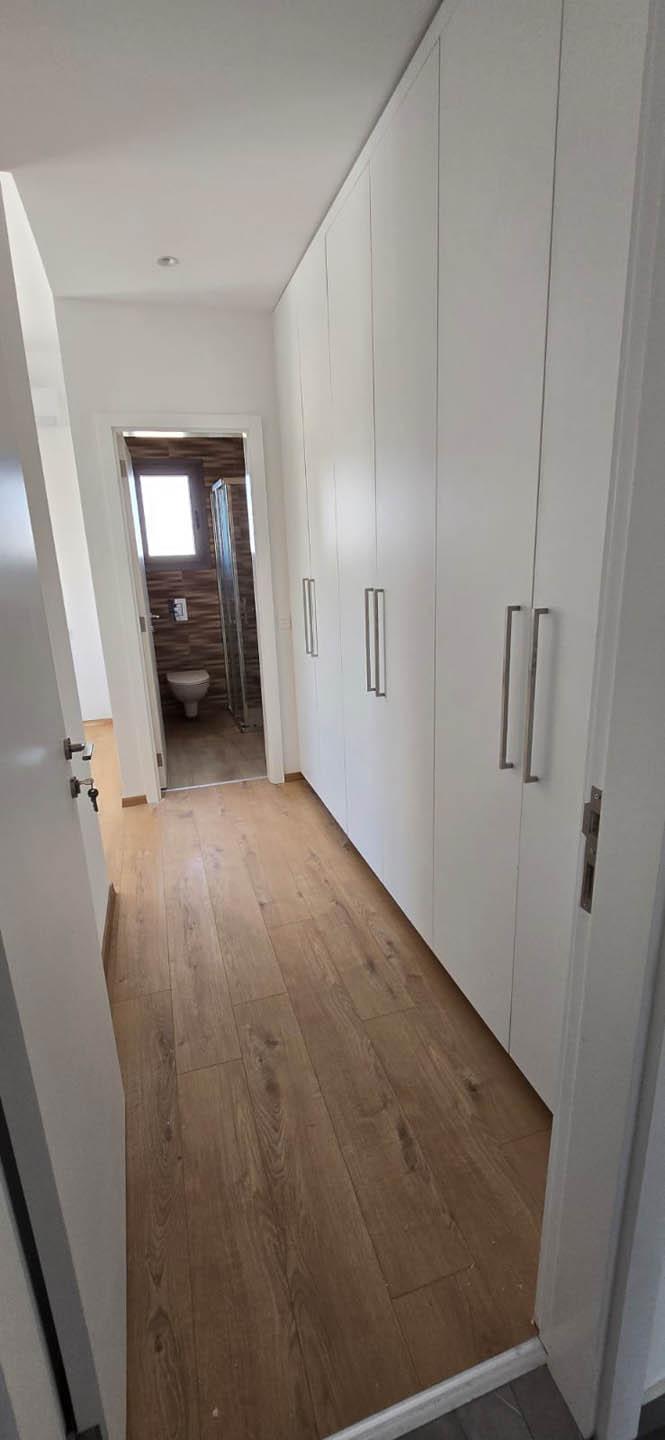 Large 3-bedroom Penthouse in Residential area of Limassol — photo 18 of 25