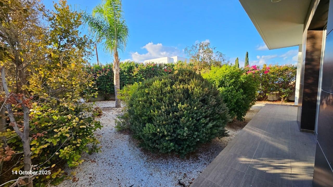 3-Bedroom, 2-Bathroom, Villa close to amenities. Peyia — photo 9 of 10