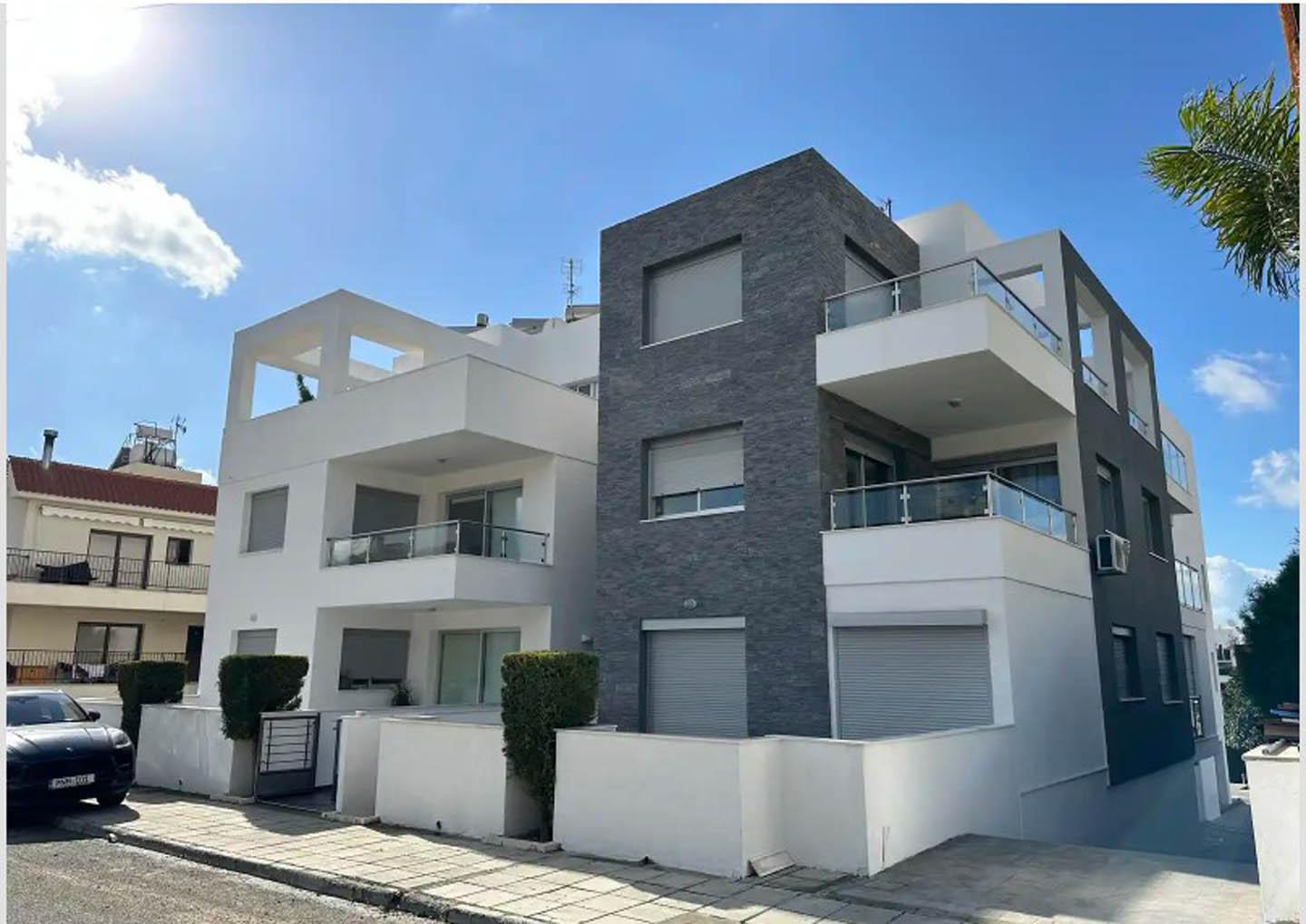 2-Bedroom Apartment with Panoramic City and Coastal Views — Limassol
