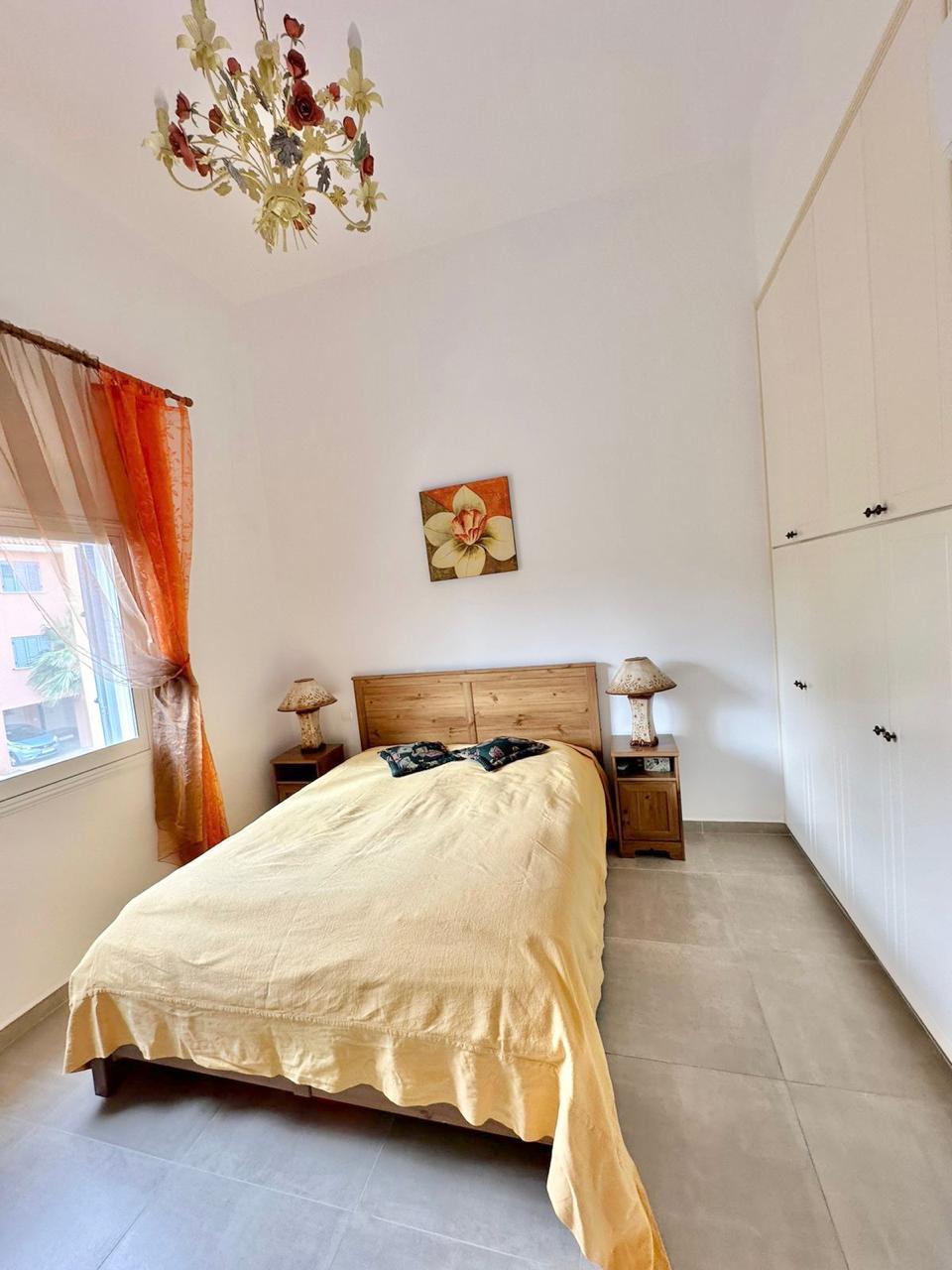 2-Bedroom Maisonette in a Seaside Complex, Kato Paphos — photo 10 of 15