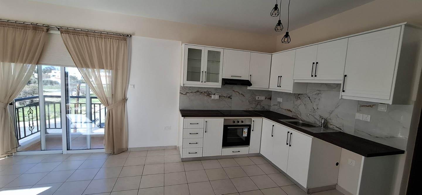 One-bedroom apartment with a spacious rooftop terrace and sea view — photo 8 of 12
