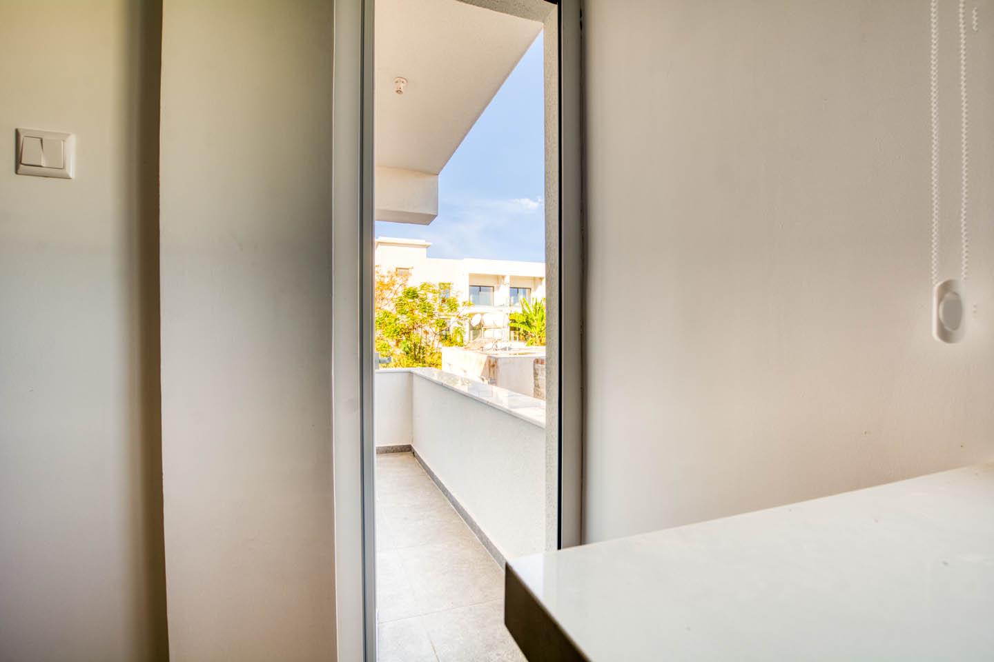 2-Bedroom Apartment with Exquisite Interior — photo 13 of 14