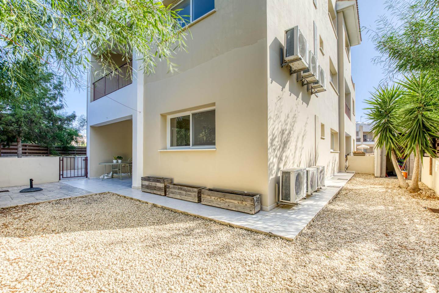 2-Bedroom Apartment with a Spacious Terrace in a Complex with a Pool — Famagusta