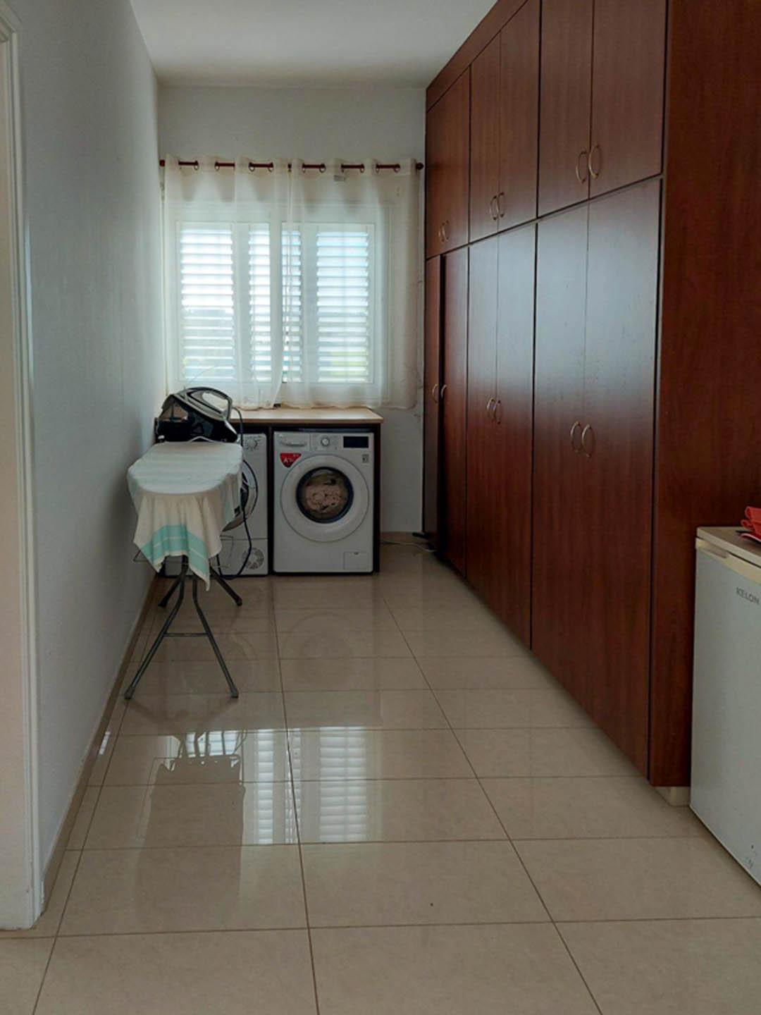 3-Bedroom Villa Surrounded by Lush Green Fields — photo 14 of 17