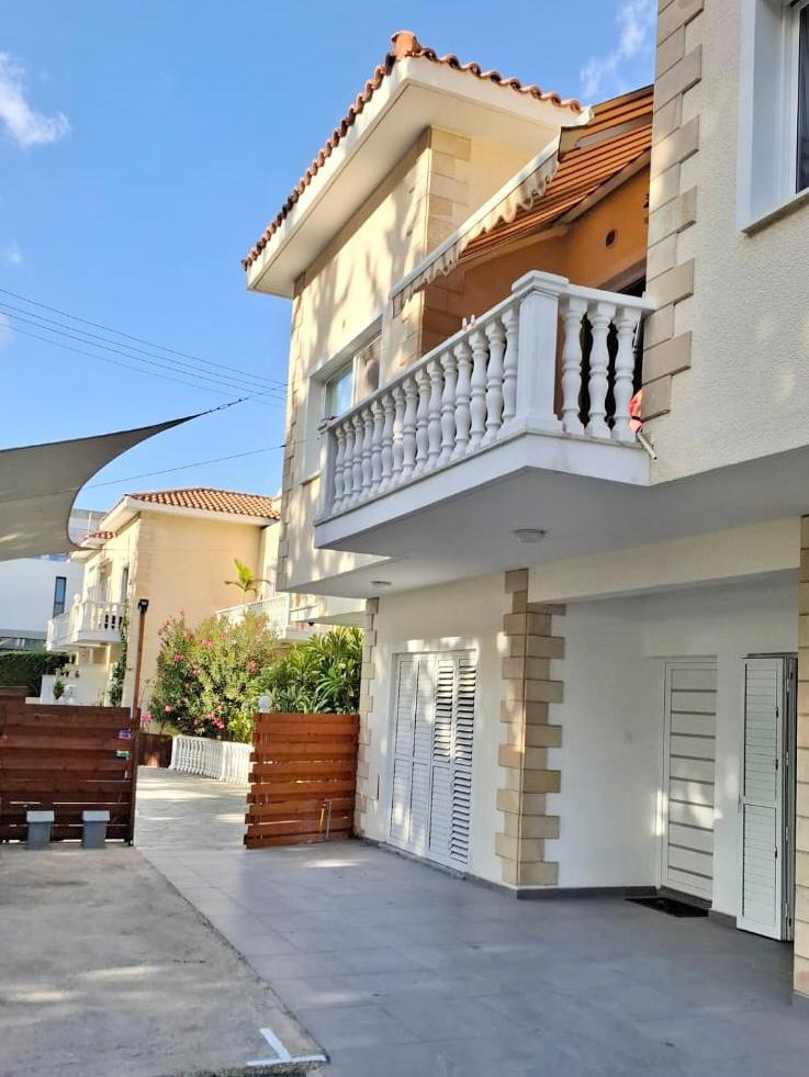 2-Bedroom Ground Floor Apartment in Front of the Pool — Paphos