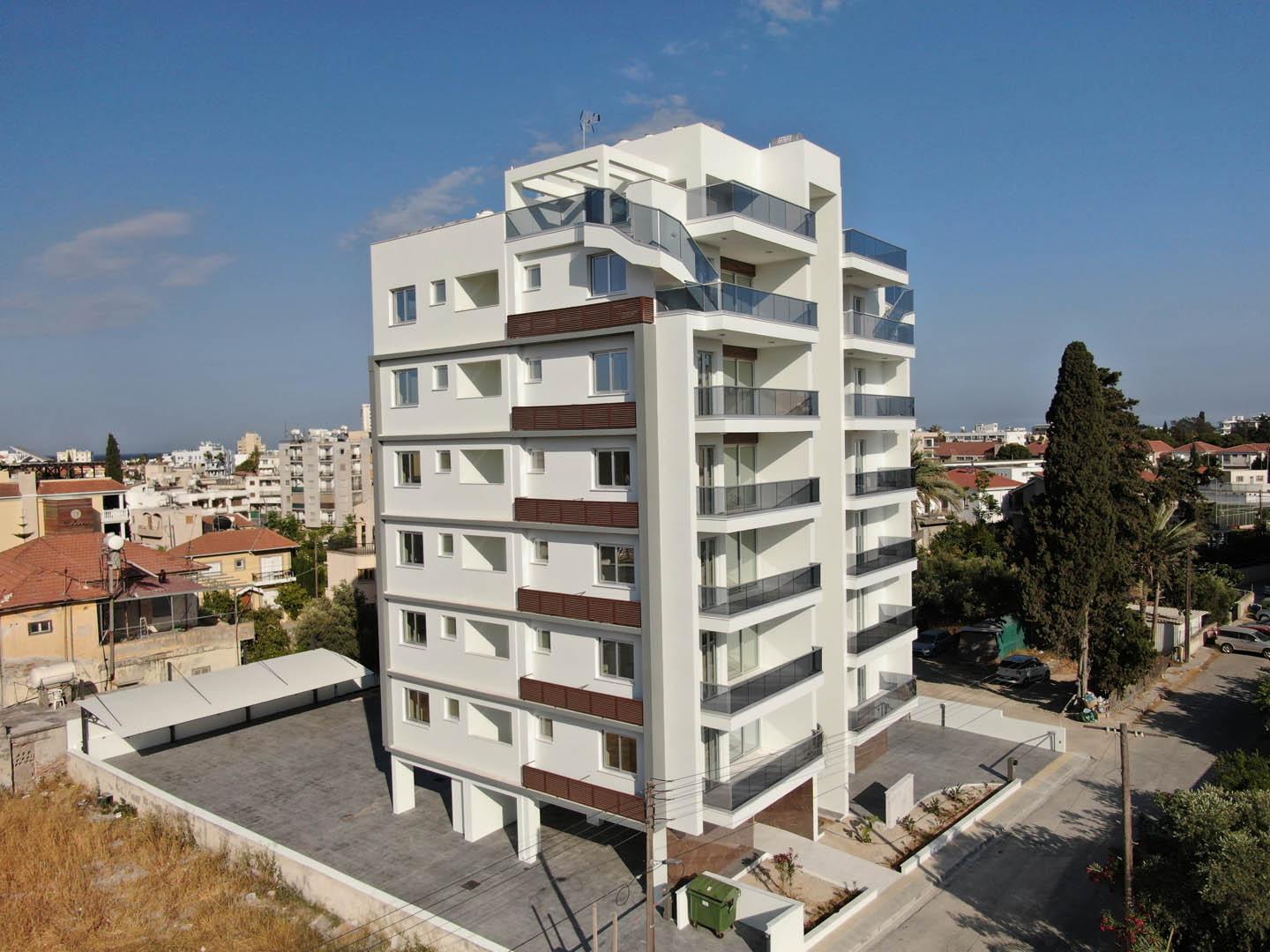 6th floor four-bedroom apartment in prime location — Larnaca